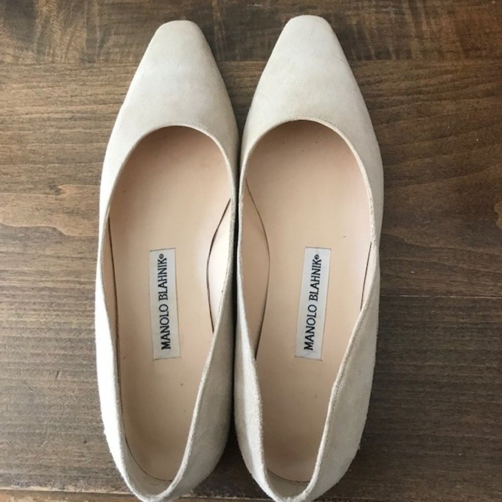 Manolo Blahnik Buff/Tan Suede Flats  Size 38
